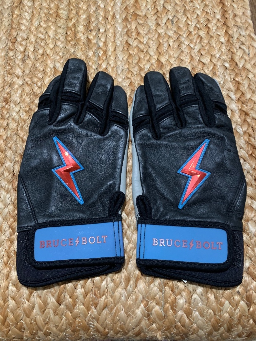 Bruce Bolt batting gloves